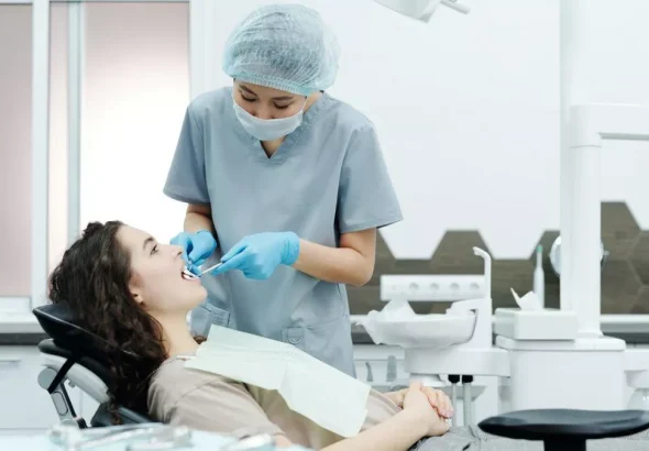 Understanding How Salivary pH Fluctuations Throughout the Day Affect Your Cavity Risk